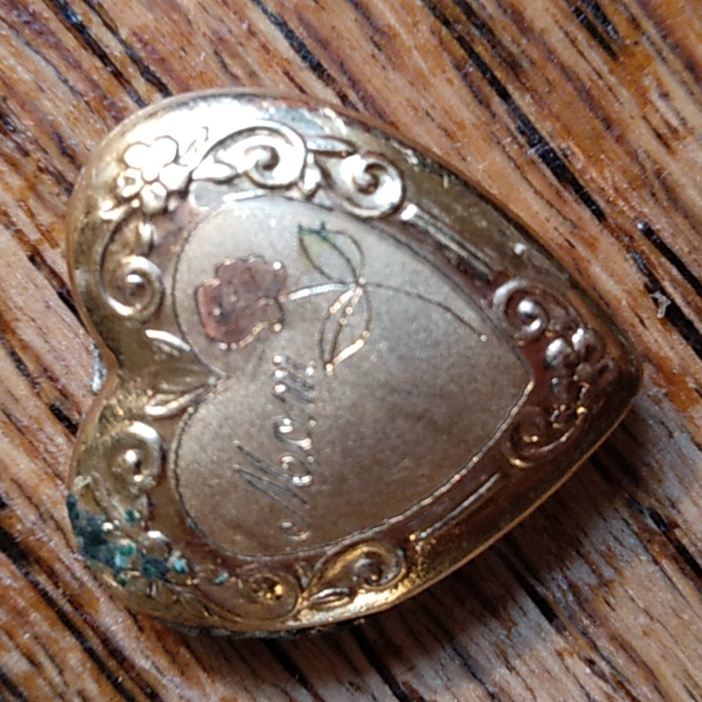 14K Gold Heart Locket